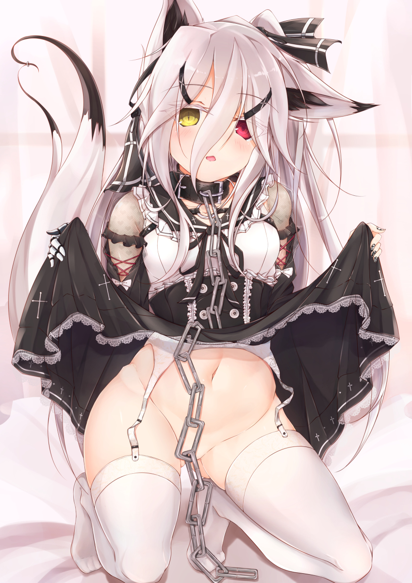 This is a pixiv picture whose title is スカートの中は♡.