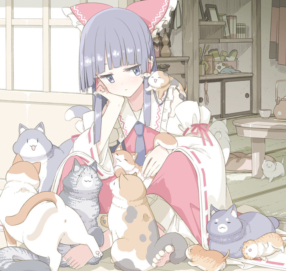 This is a pixiv picture whose title is 博麗の巫女の情報収集.