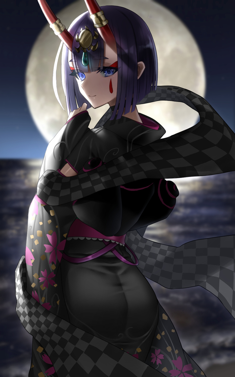 This is a pixiv picture whose title is 月と海と酒呑.