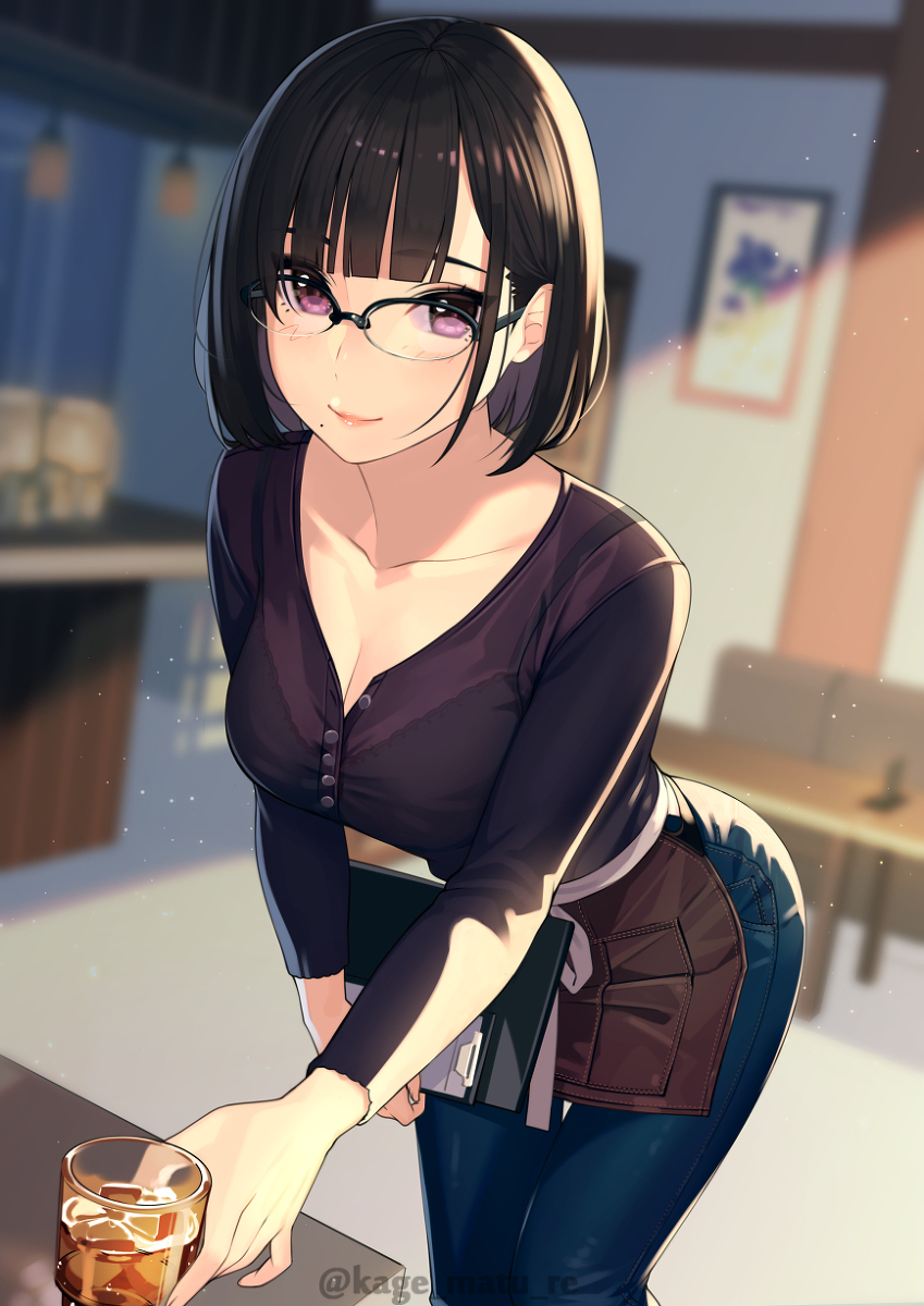 This is a pixiv picture whose title is 喫茶店のお姉さん。.