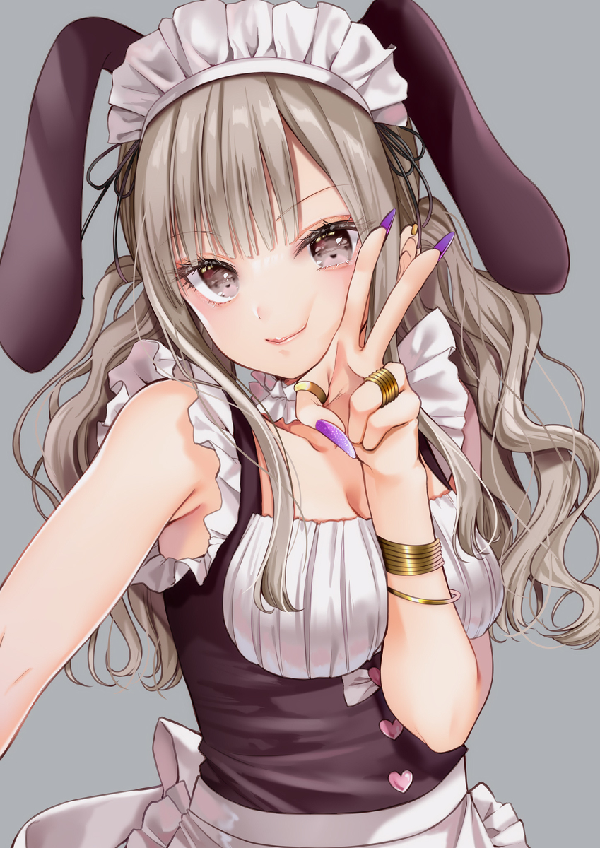 This is a pixiv picture whose title is ギャルメイド💜.