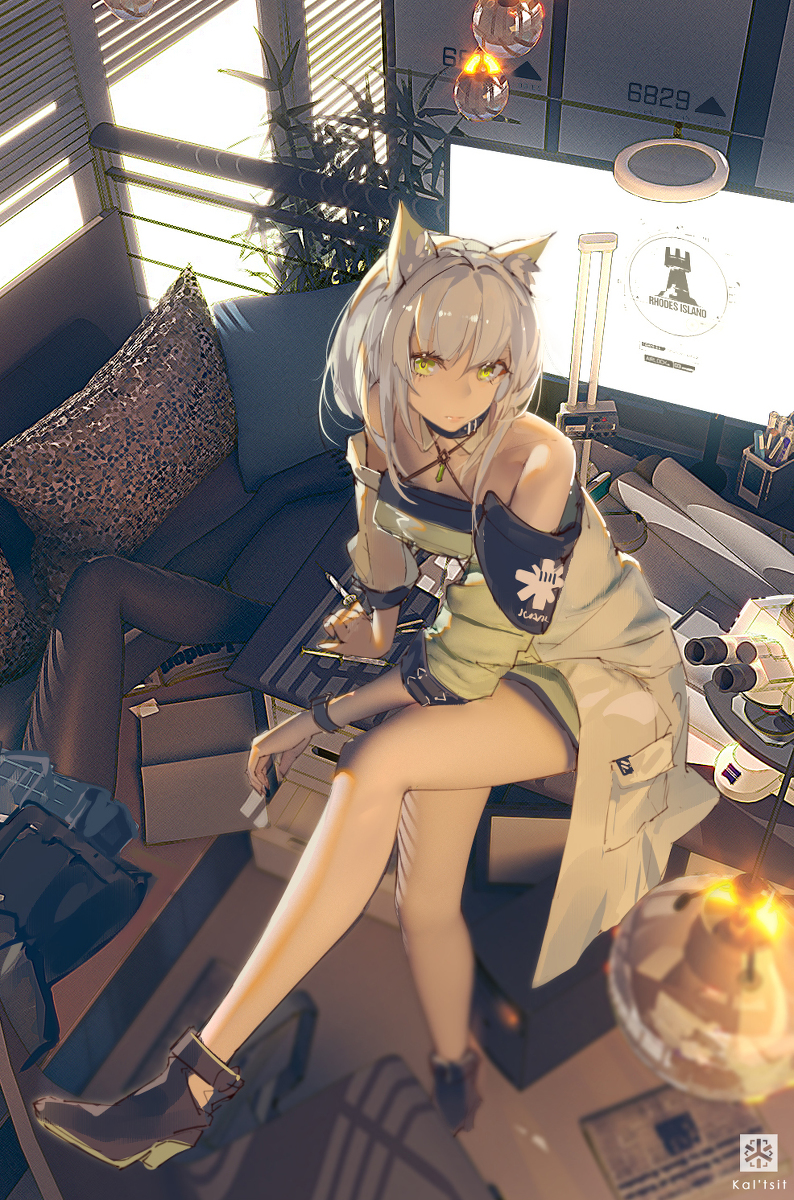 This is a pixiv picture whose title is 罗德岛的摸鱼日常.