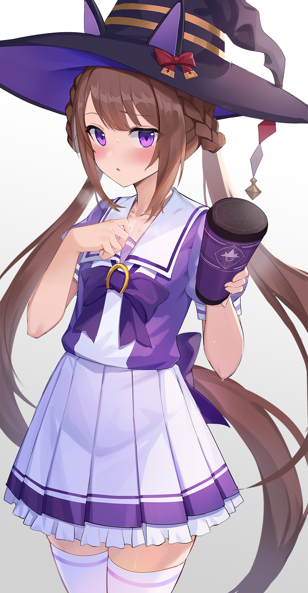 This is a pixiv picture whose title is 飲む？.