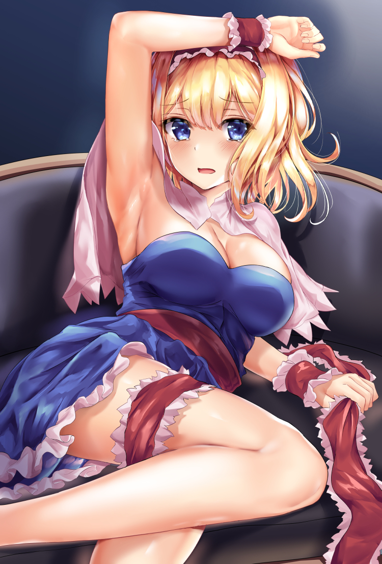 This is a pixiv picture whose title is 「この格好…　露出度高すぎない…？」.