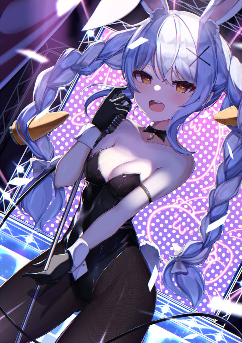 This is a pixiv picture whose title is 兎田ぺこら🥕🥕.
