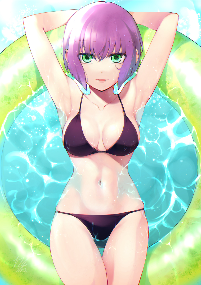 This is a pixiv picture whose title is 先輩、一緒に浮き輪入りますか？.