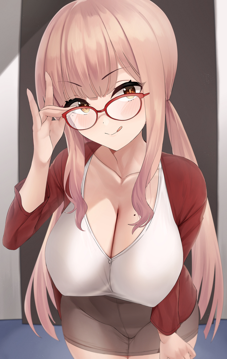 This is a pixiv picture whose title is 眼鏡ロリ先輩.