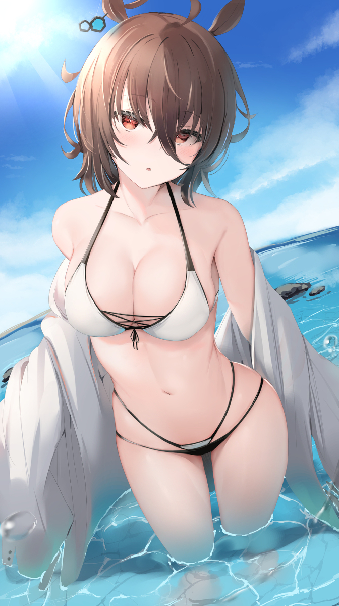 This is a pixiv picture whose title is 水着タキオン.