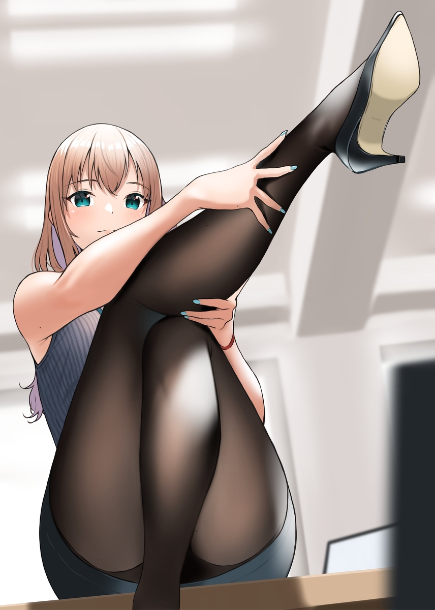 This is a pixiv picture whose title is 御御足.