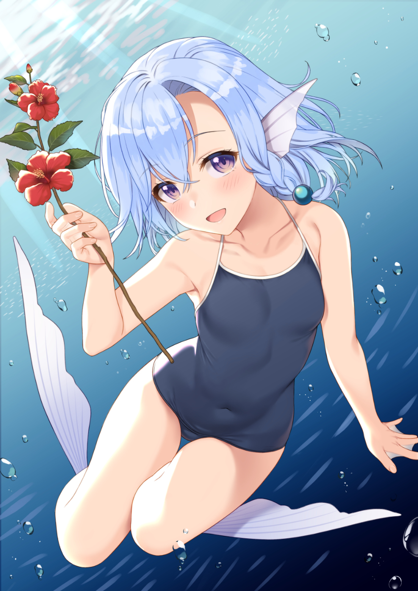 This is a pixiv picture whose title is 海中の人魚.