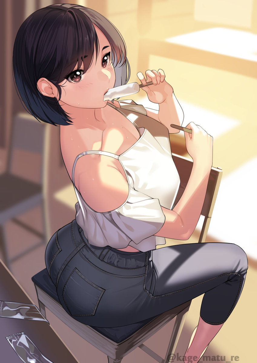 This is a pixiv picture whose title is アイス一人で食べちゃうお姉さん。.