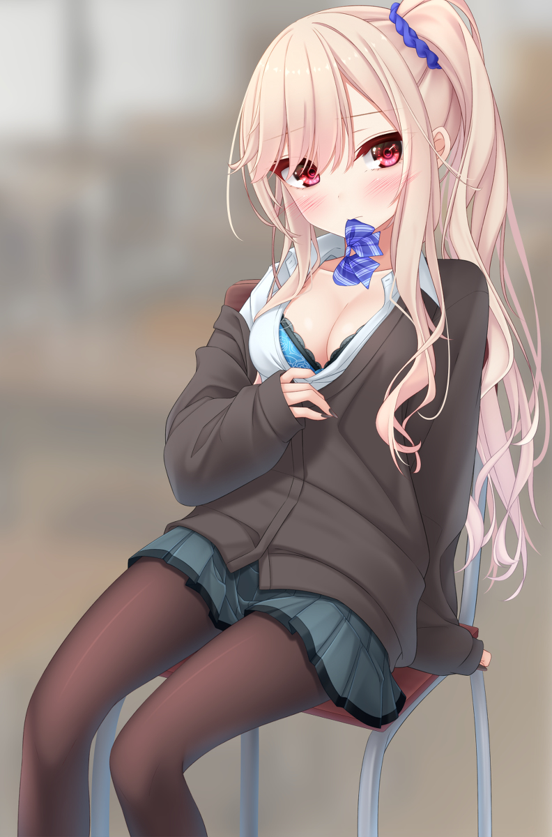 This is a pixiv picture whose title is ブラ見せてくれる彼女.