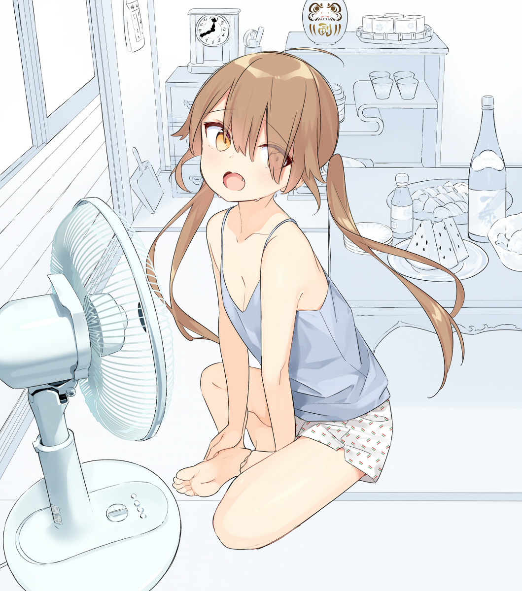 This is a pixiv picture whose title is 夏と扇風機.