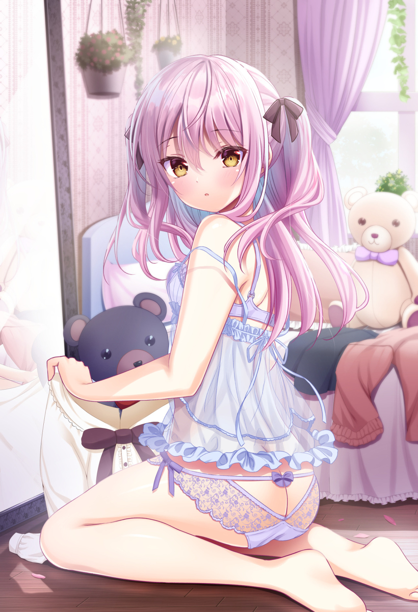 This is a pixiv picture whose title is 着替え中.