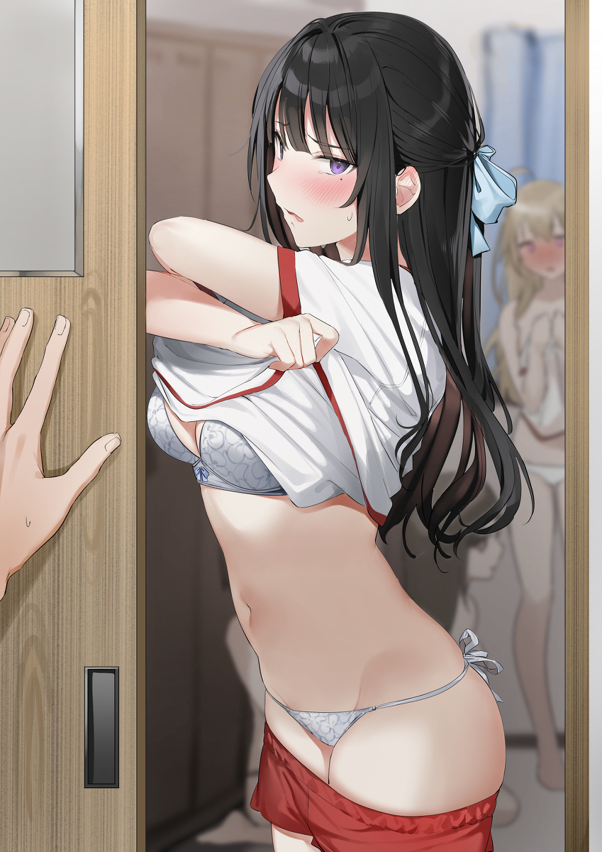 This is a pixiv picture whose title is 女子更衣室🥺.