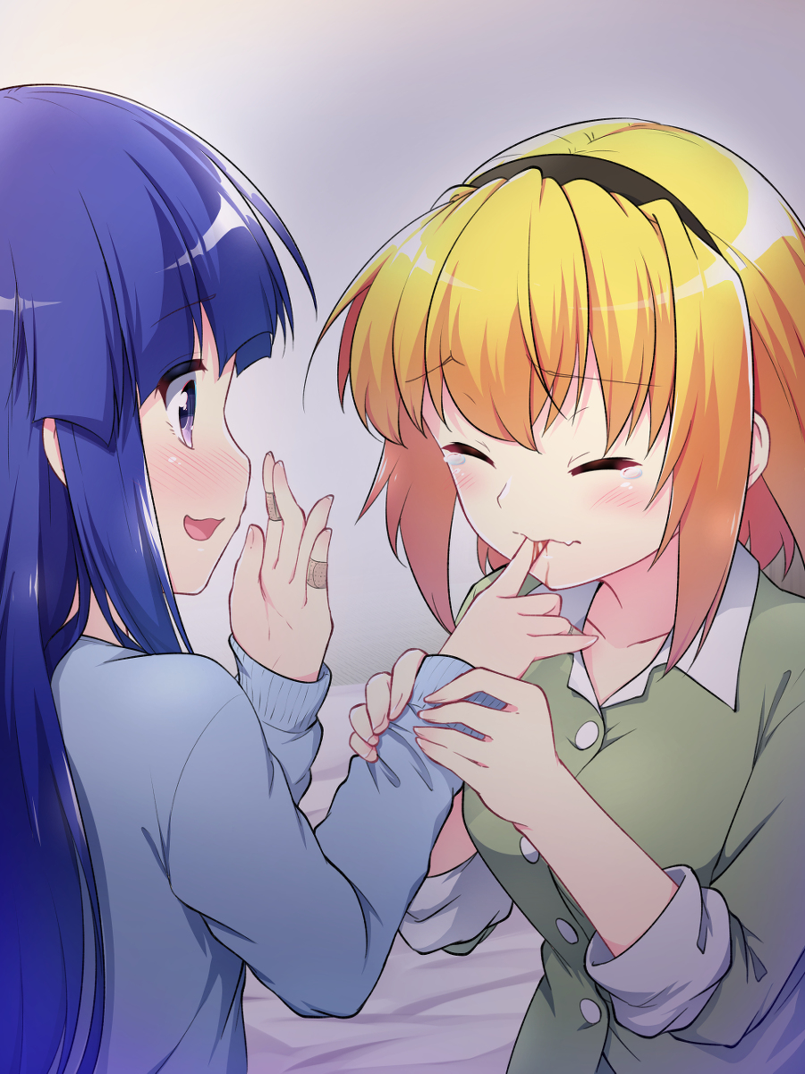 This is a pixiv picture whose title is 加減を間違えた沙都子と全然大丈夫な梨花ちゃま.