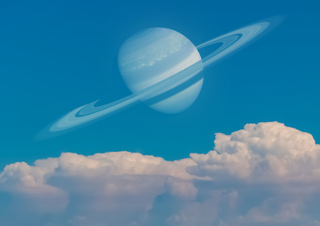 This is a pixiv picture whose title is 雲の上の土星.