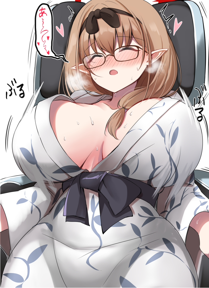 This is a pixiv picture whose title is マッサージ機に座るチナツ.