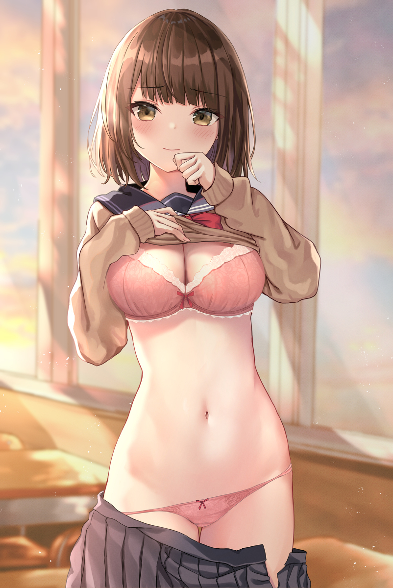 This is a pixiv picture whose title is 【お仕事】「たくし上げJKちゃん」1/6スケールフィギュア.