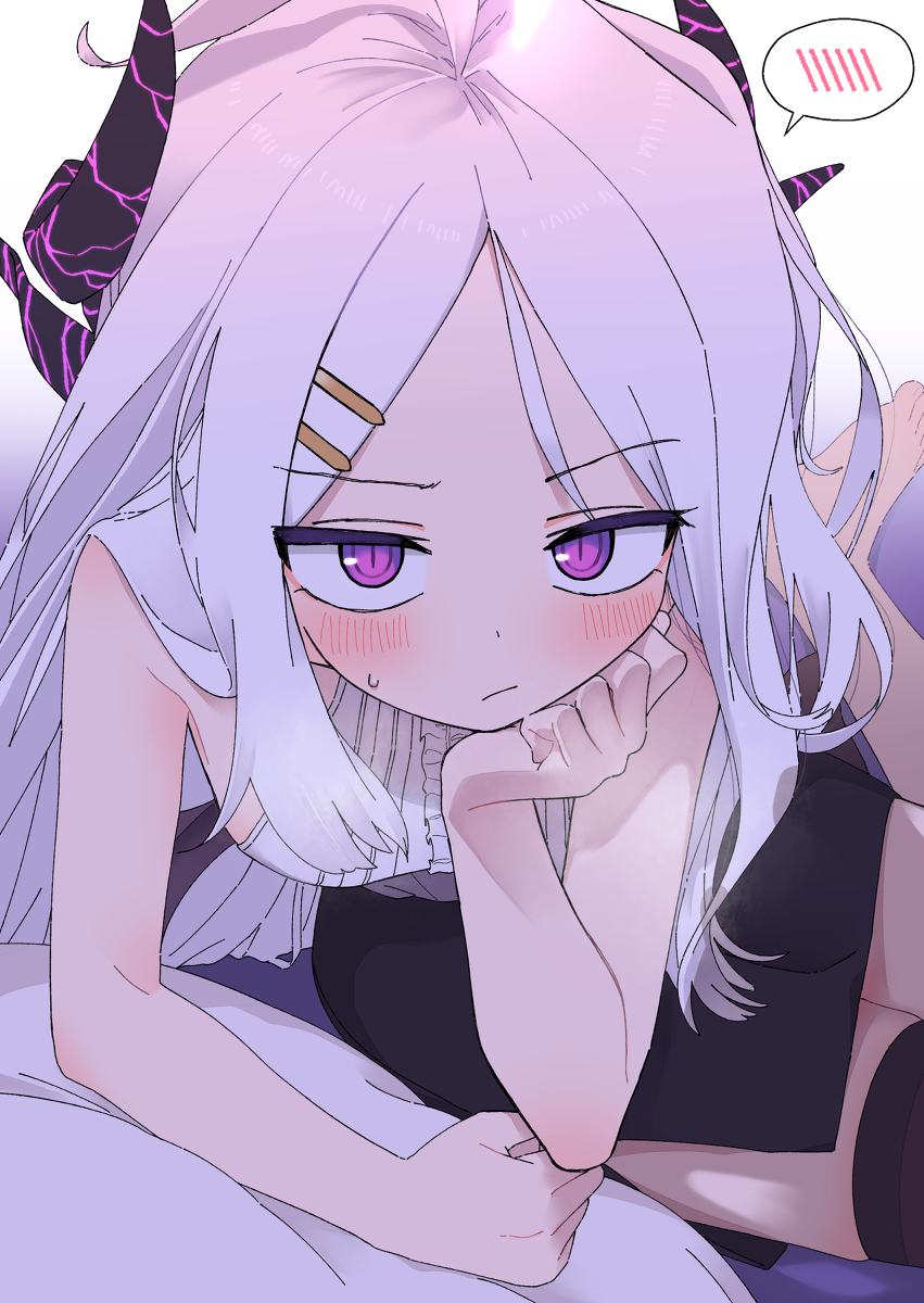 This is a pixiv picture whose title is 1년간 그린 그림 모음.