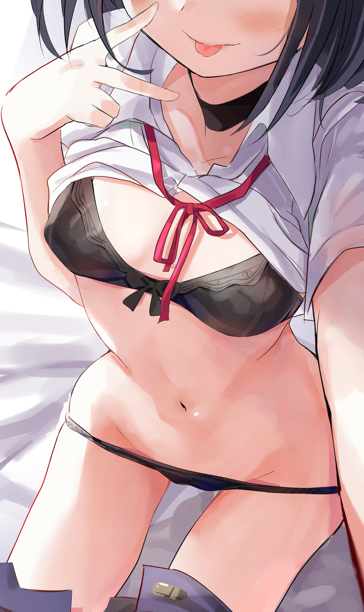 This is a pixiv picture whose title is 裏垢女子.