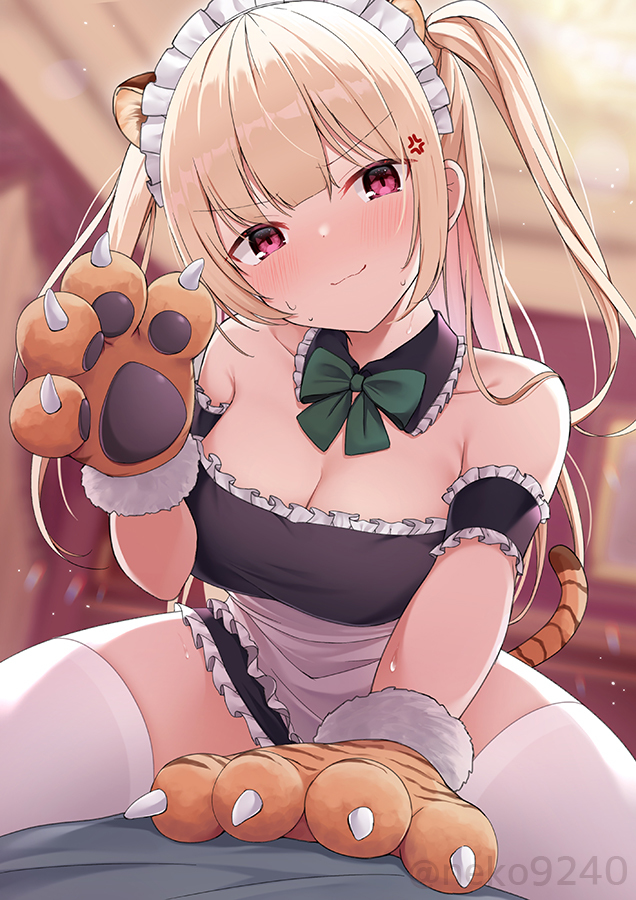 This is a pixiv picture whose title is 生意気なメイド（お正月編）.