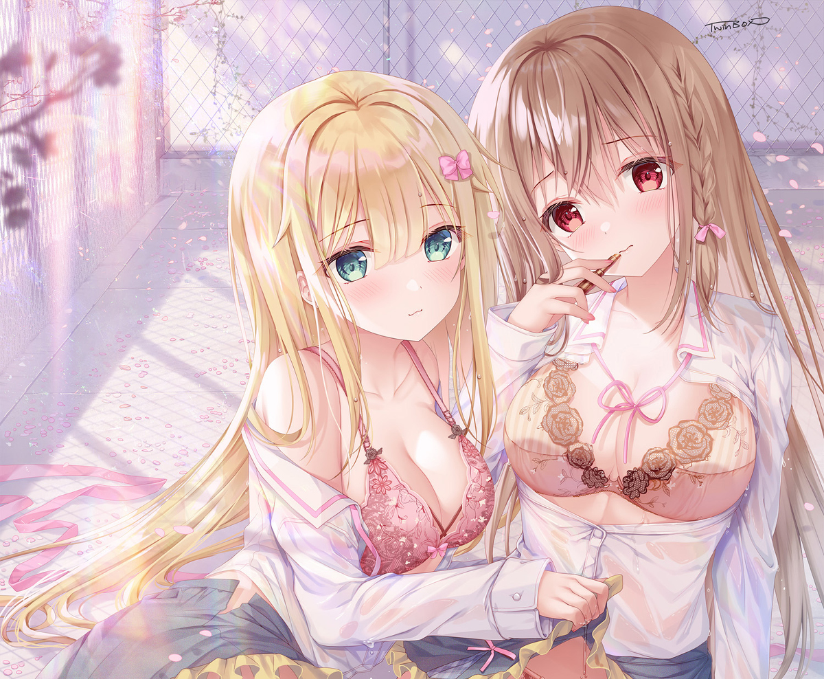 This is a pixiv picture whose title is 屋上のヒミツ.