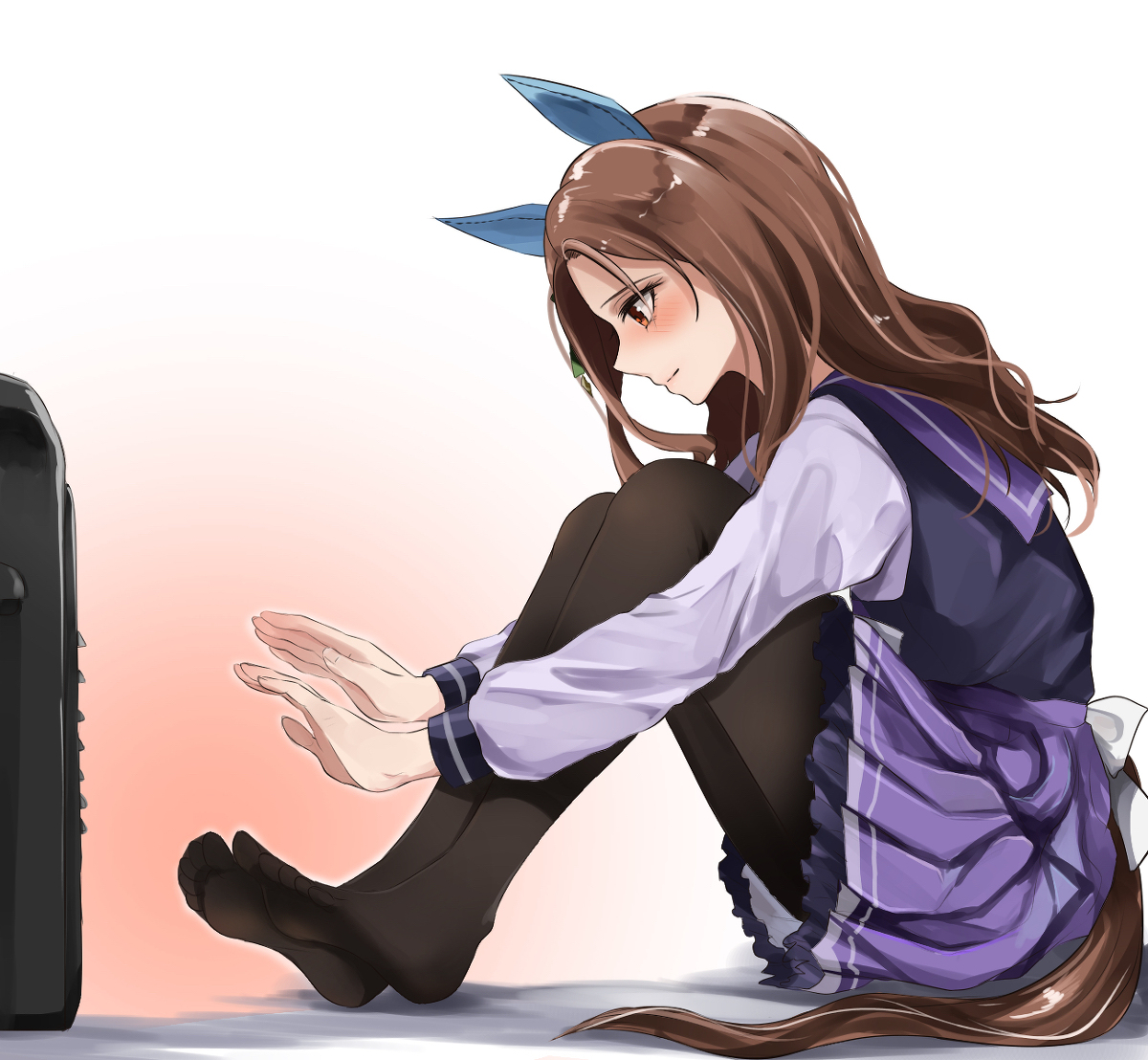 This is a pixiv picture whose title is ストーブで暖を取るキングヘイロー.