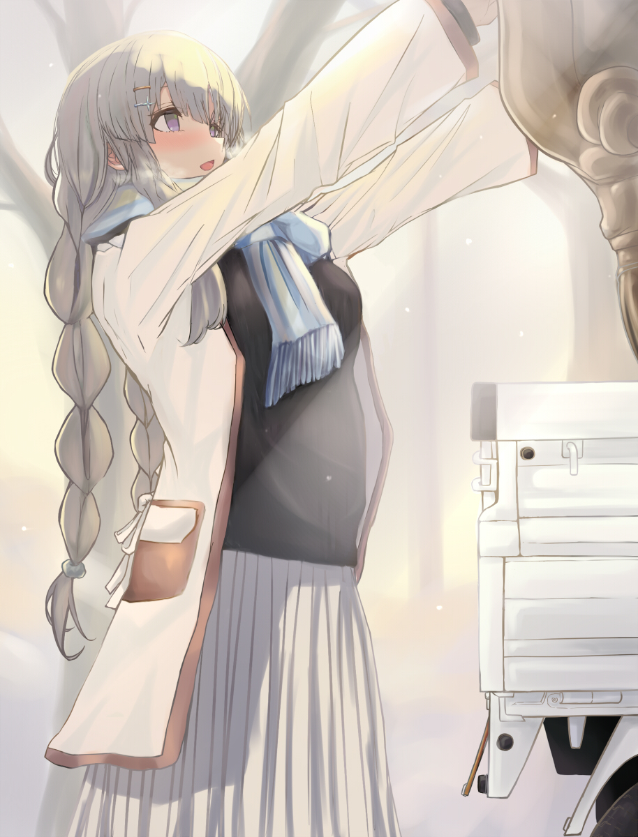 This is a pixiv picture whose title is ソファー運びを手伝う霧子.