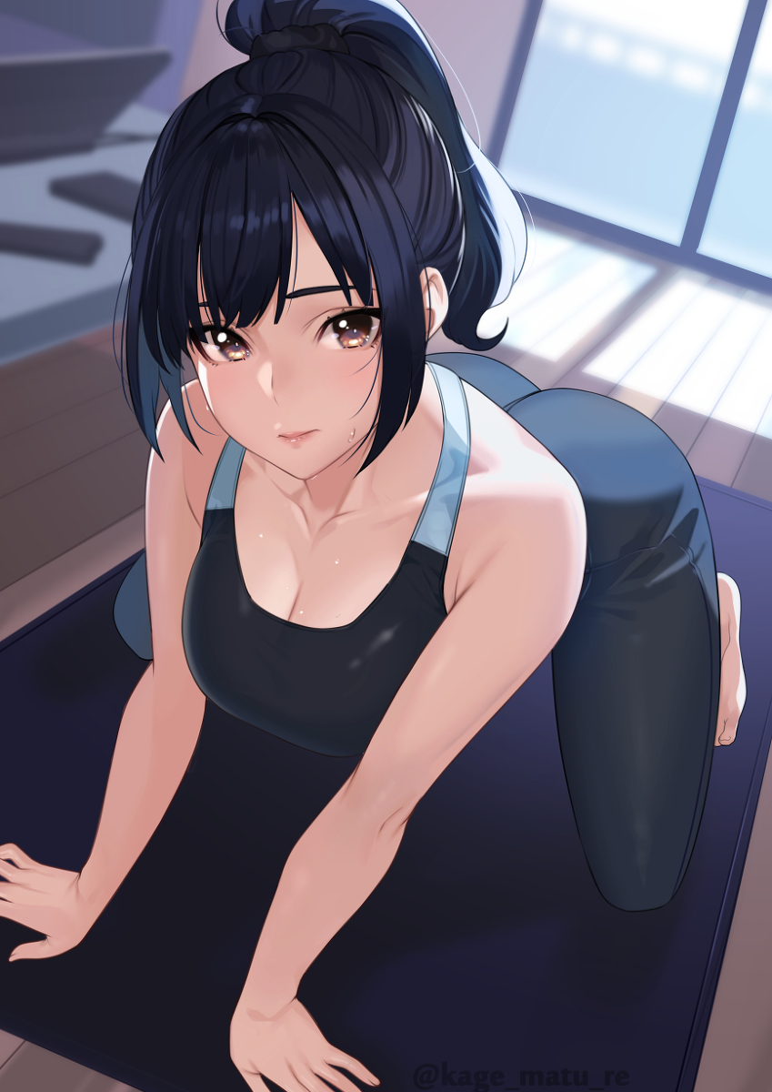 This is a pixiv picture whose title is 股関節ストレッチお姉さん。.