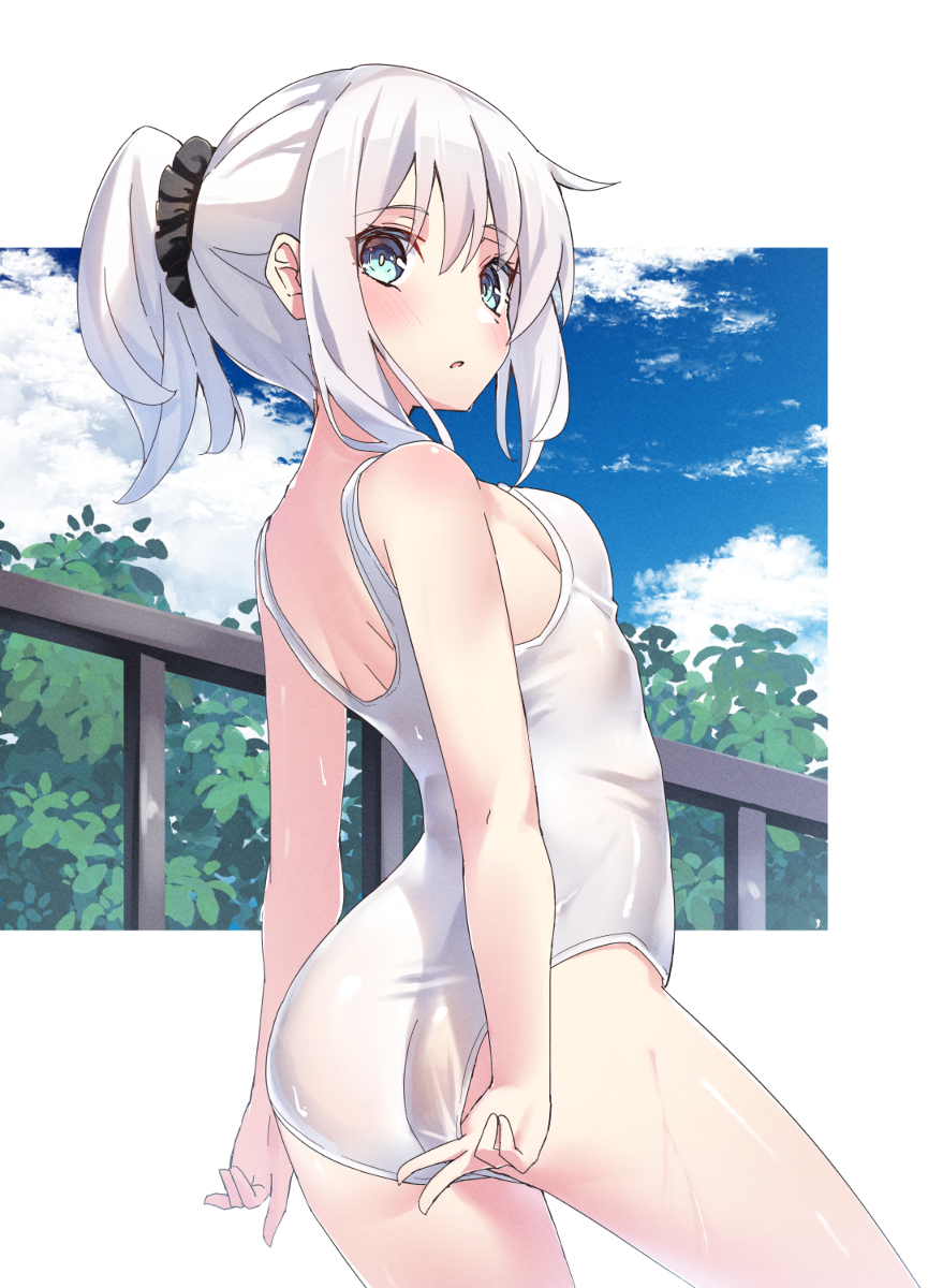 This is a pixiv picture whose title is 白髪×白スク水.
