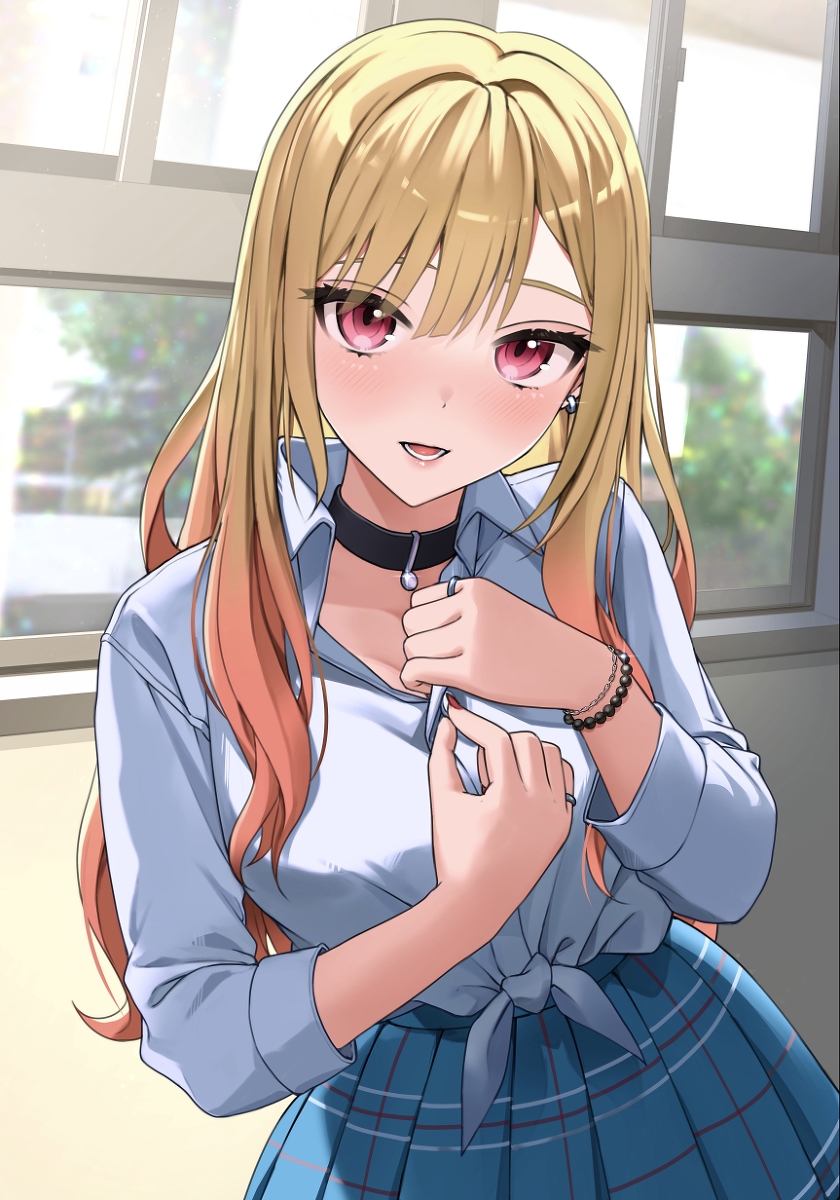 This is a pixiv picture whose title is お着替え中の喜多川海夢ちゃん.