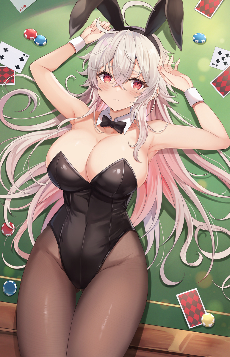 This is a pixiv picture whose title is 押し倒されバニー.