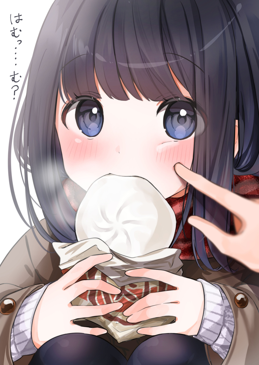 This is a pixiv picture whose title is ほっぺもちもち彼女と肉まん.