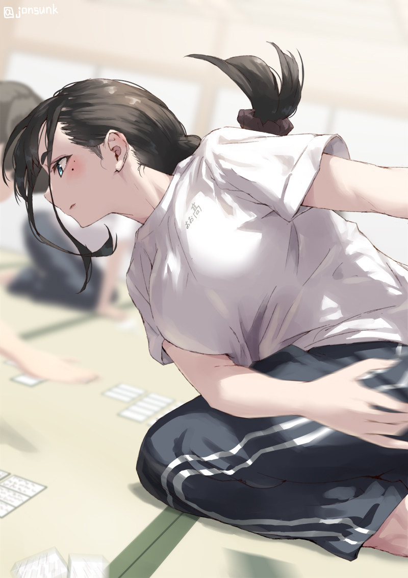 This is a pixiv picture whose title is 自陣の払いが容赦ない女子.
