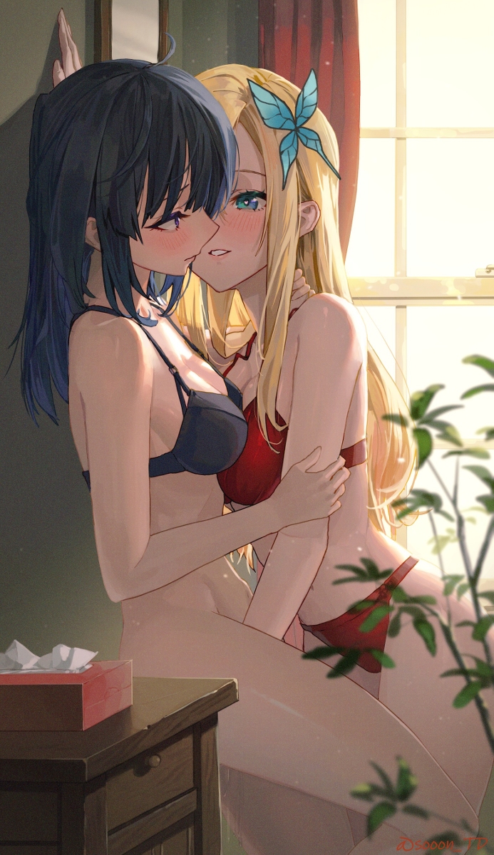 This is a pixiv picture whose title is 🦋×🌙.