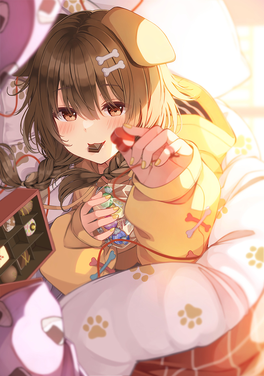 This is a pixiv picture whose title is 「こぉねの戦利品、ちょびっと分けてあげるでな～」.