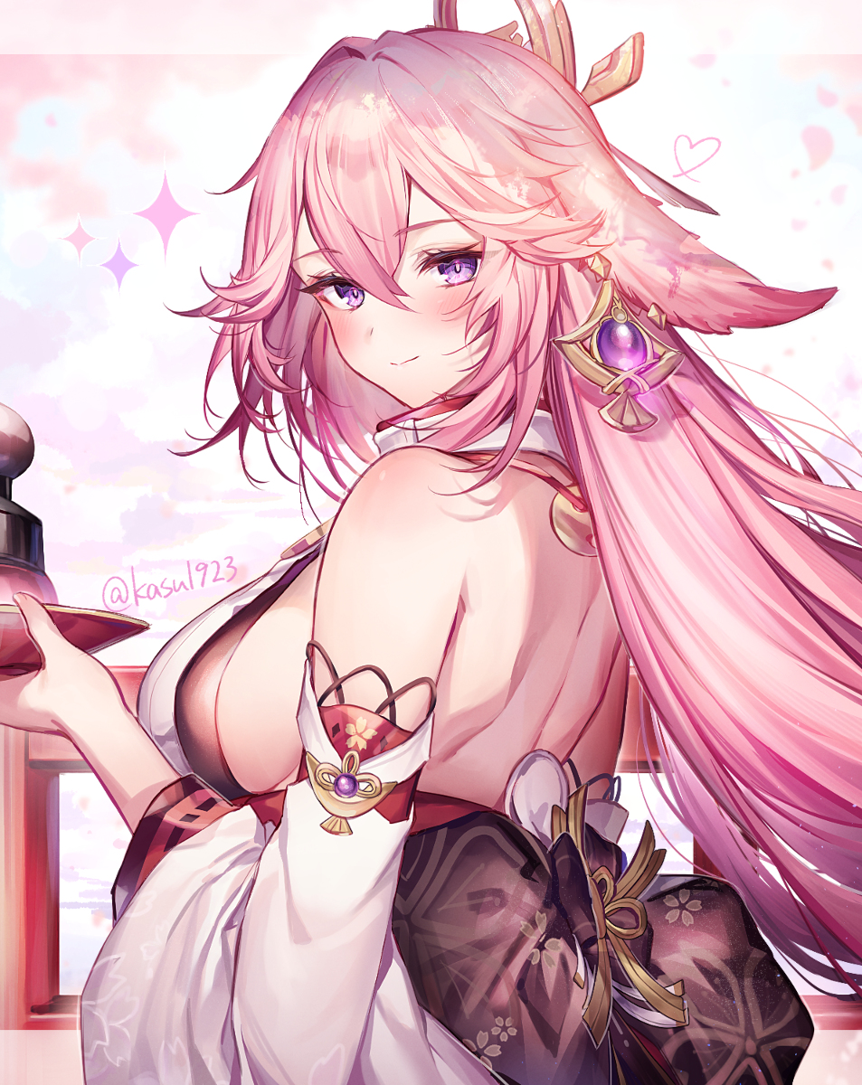 This is a pixiv picture whose title is お酒飲んでほっぺが紅くなっている八重神子🌸🍶.