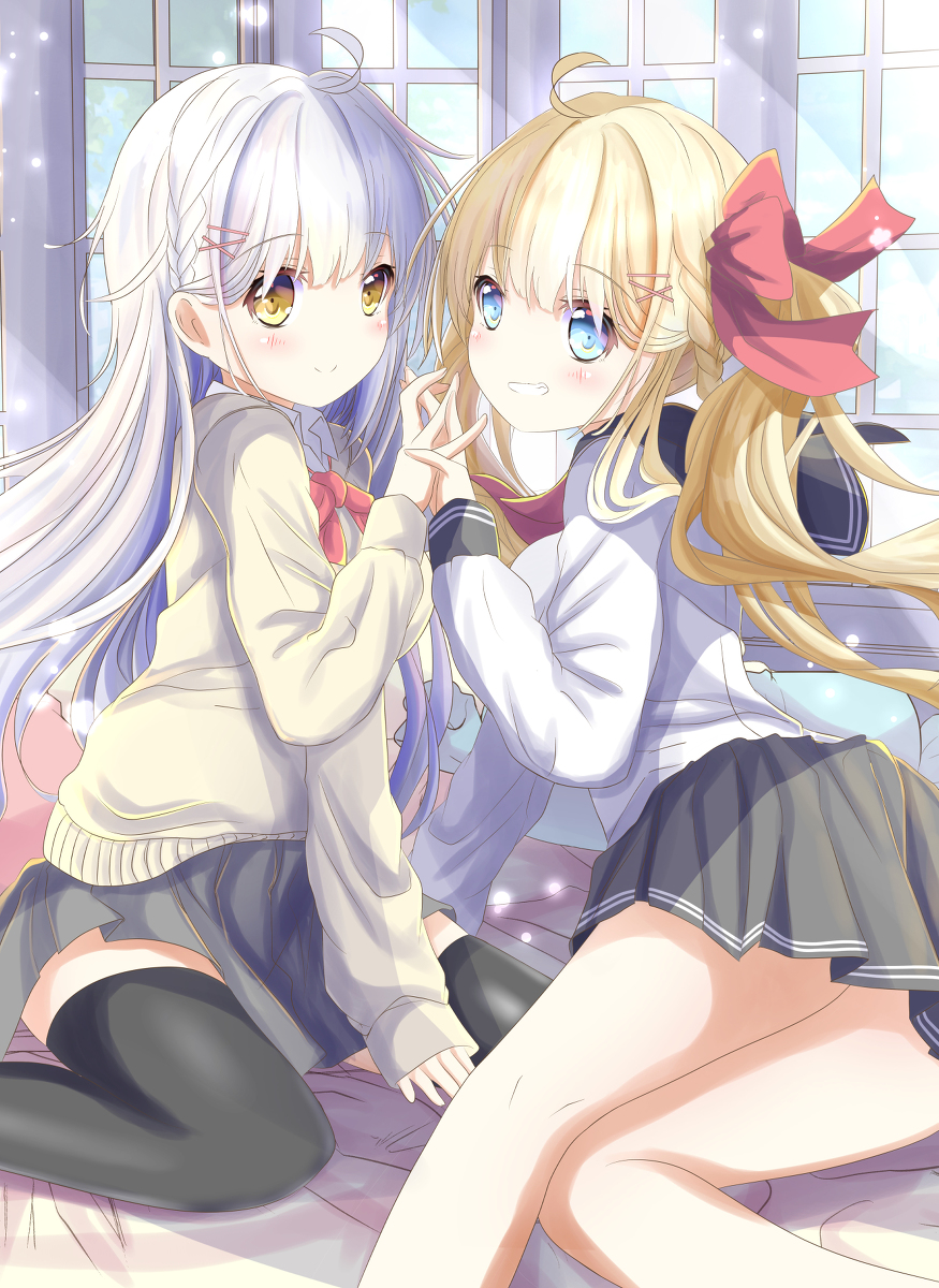 This is a pixiv picture whose title is 金銀髪ちゃん.