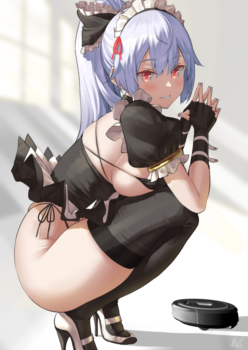 This is a pixiv picture whose title is へそ丈メイド巴.