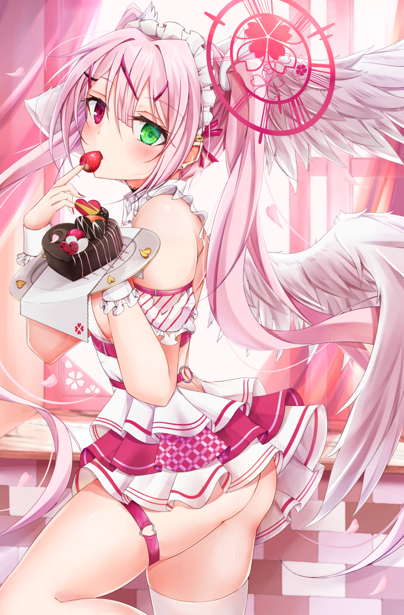 This is a pixiv picture whose title is 天使メイド.