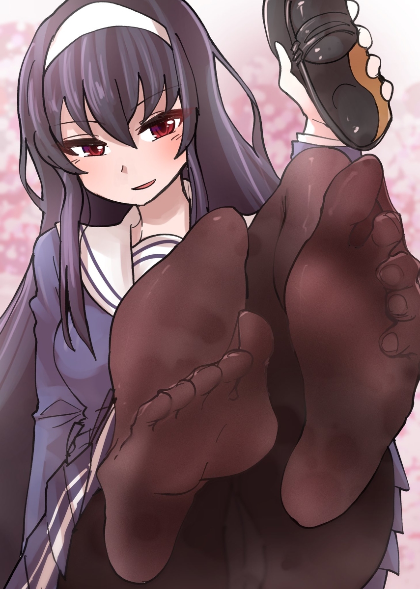 This is a pixiv picture whose title is 足で興奮するんでしょう？.