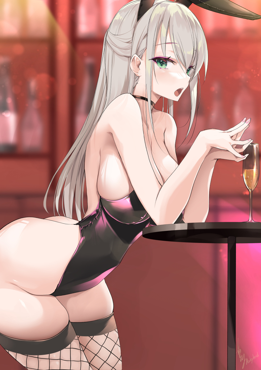 This is a pixiv picture whose title is バニーガールのお姉さん.
