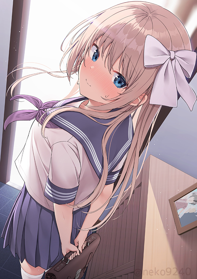 This is a pixiv picture whose title is 「一緒に登校って…なんだか照れちゃうね…💦」.
