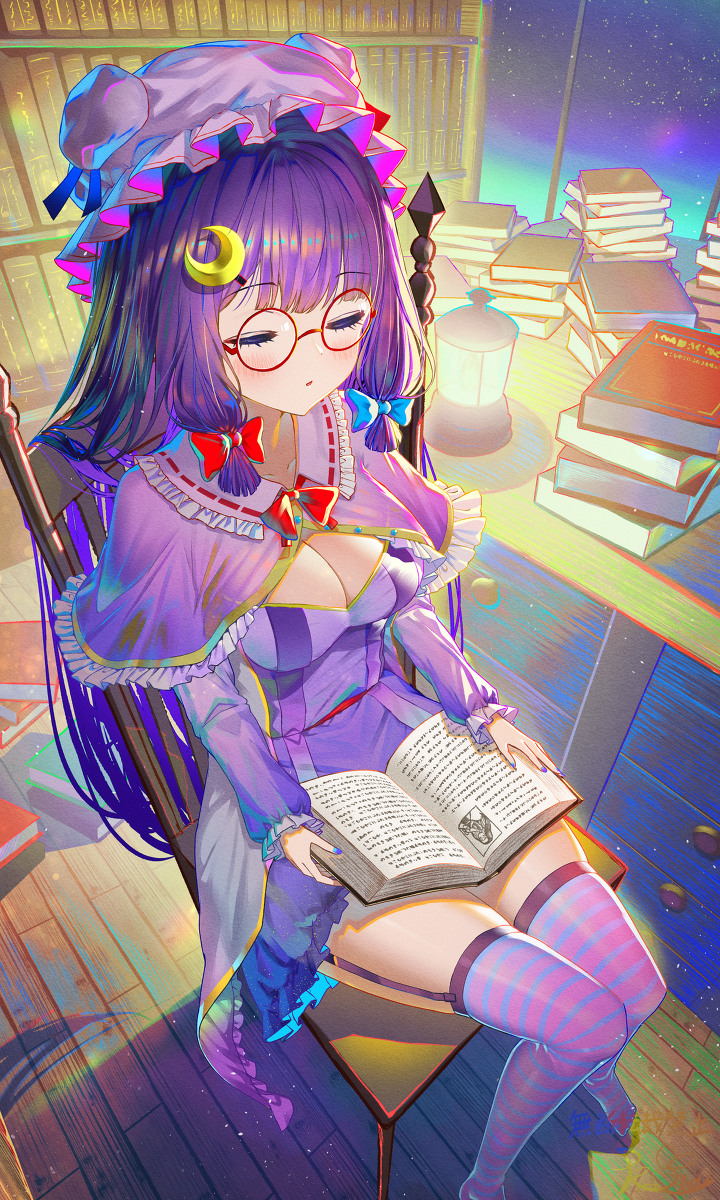 This is a pixiv picture whose title is 読書中…？.