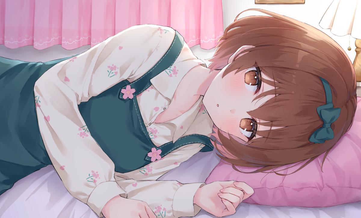 This is a pixiv picture whose title is 添い寝.