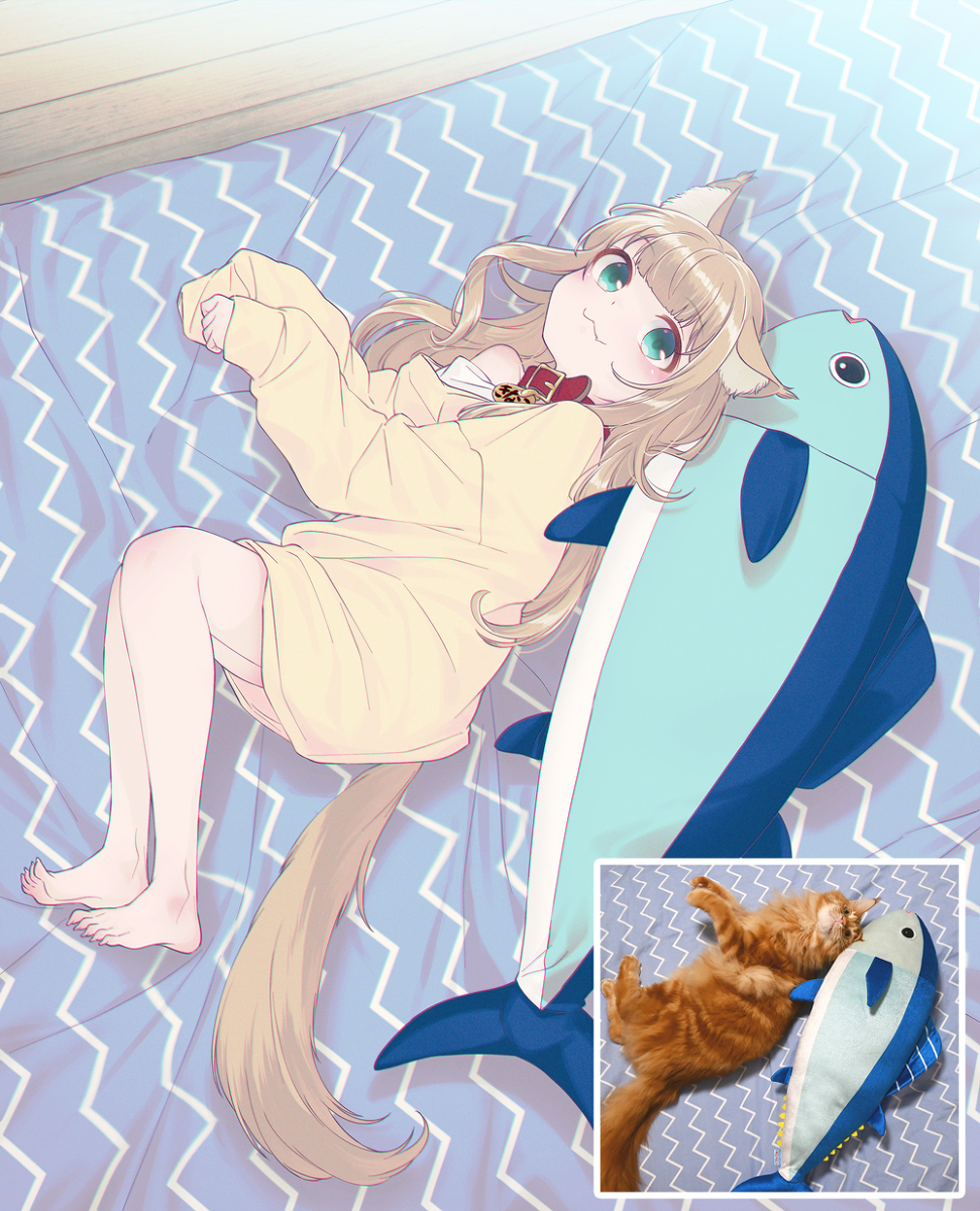 This is a pixiv picture whose title is まぐぞうとベッドでゴロゴロするきなこ🐈🐟.