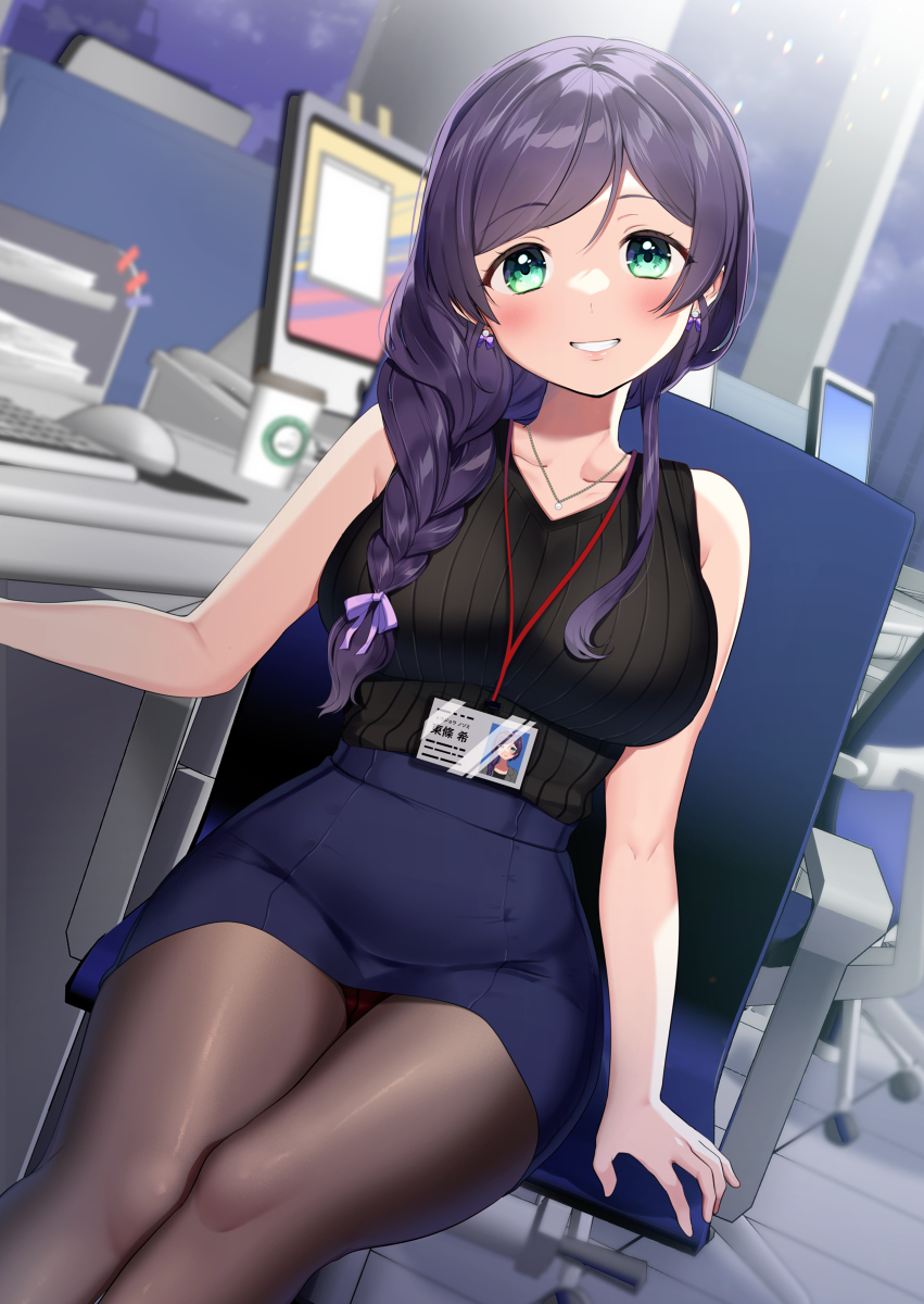 This is a pixiv picture whose title is 東條先輩と休日出勤.