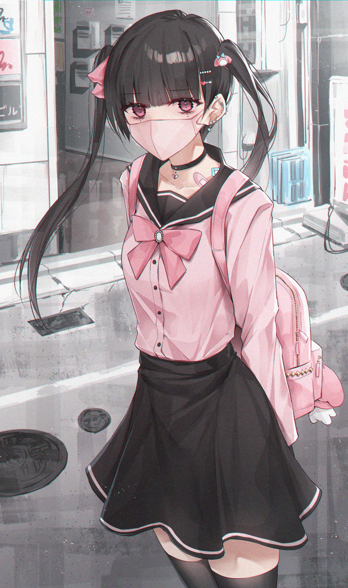 This is a pixiv picture whose title is 「またすれ違った女見てた」.