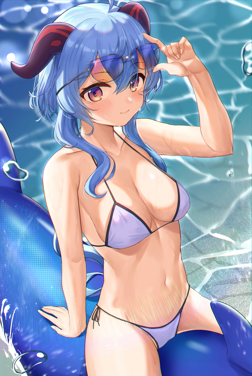 This is a pixiv picture whose title is Swimsuit Ganyu.